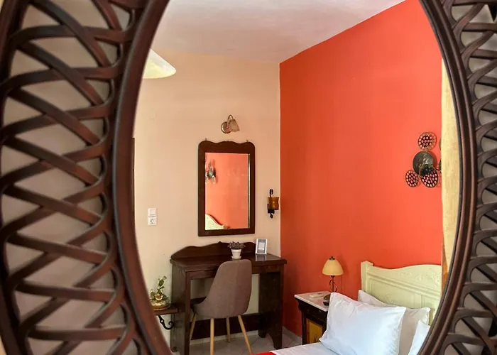 Pansion Zaharoula 3* Fira (Santorini)