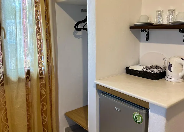 Pansion Zaharoula 3* Fira (Santorini)
