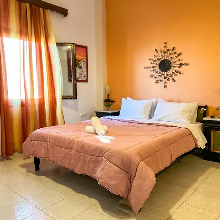 Guest house Pansion Zaharoula Fira (Santorini)