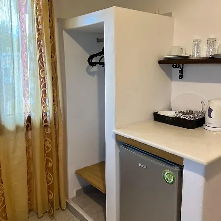 Pansion Zaharoula 3* Fira (Santorini)