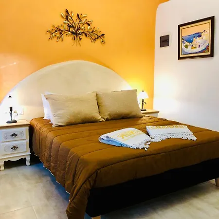 Guest house Pansion Zaharoula Fira (Santorini)