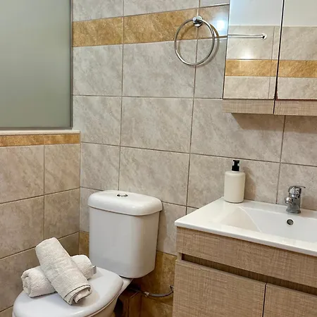 Pansion Zaharoula בית הארחה 3*